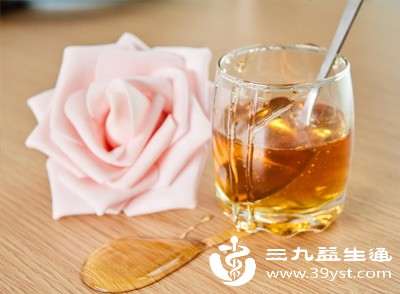 蜂蜜中含有多种活性物质，如免疫球蛋白、溶菌酶等