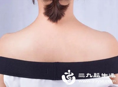 肩周炎不仅会引起肩部疼痛和活动受限，疼痛还可能放射至后背