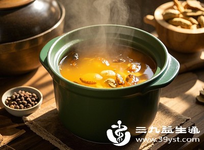 这类中药一般性质偏寒凉，喝完后半小时到一小时再吃东西比较合适。