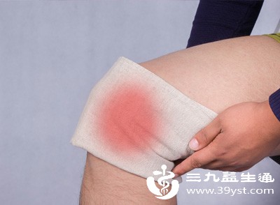 寒湿下注多表现为下肢关节疼痛、沉重、肿胀，或妇女白带清稀量多等症状