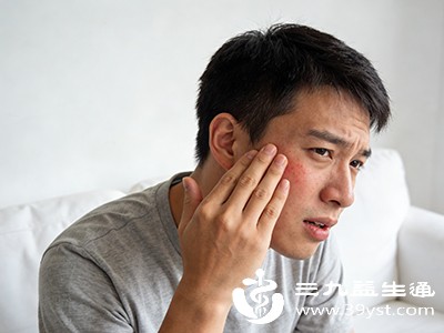 脸上总发痒咋回事 看完这篇不再“抓耳挠腮”