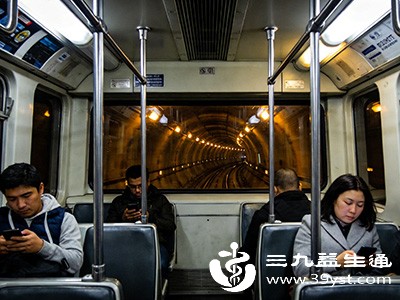 若空间允许，每隔1小时起身活动1分钟，效果更好