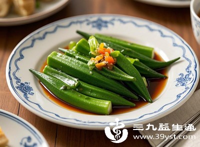 秋葵口感爽滑、营养独特，凉拌做法能最大程度保留其营养，清爽解腻，寓意“亭亭玉立，步步高升”，适合作为年夜饭桌上的开胃素菜
