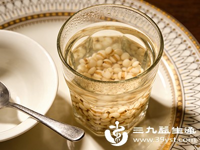 不同体质的人对于炒薏米泡水的适应性存在很大差异