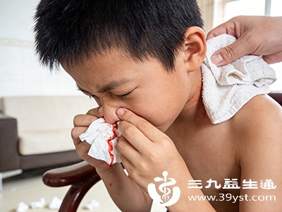 鼻出血与鼻腔堵塞：内部损伤的提示