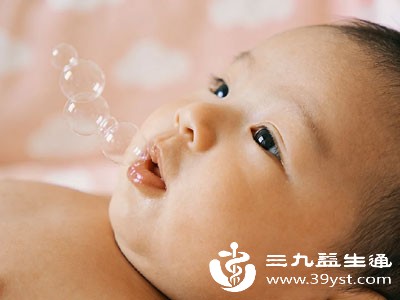 宝宝可能还会伴随着微笑