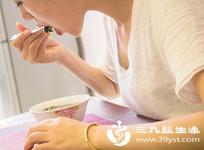 调理虚火旺盛应遵循清淡饮食的原则