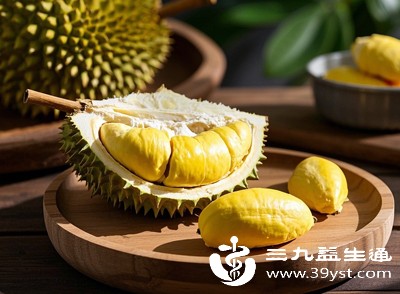 榴莲含糖量高,过量易导致消化不良、血糖升高 榴莲含糖量高,过量易导致消化不良、血糖升高