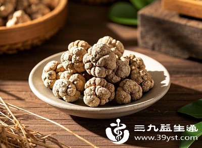 患有血友病、血小板减少等疾病的人群,三七的活血作用可能会加重凝血功能障碍,导致出血风险增加,应禁止食用 患有血友病、血小板减少等疾病的人群,三七的活血作用可能会加重凝血功能障碍,导致出血风险增加,应禁止食用