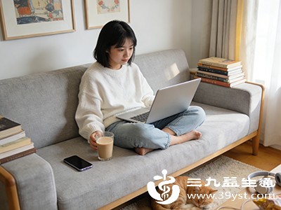 腿麻到走路打晃可能是神经被“欺负”了 这样解决超实用