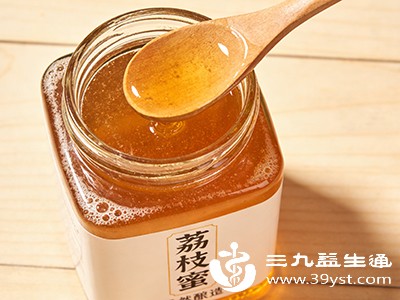 荔枝蜜中含有大量葡萄糖和果糖，食用后会使血糖快速升高，糖尿病患者应谨慎食用