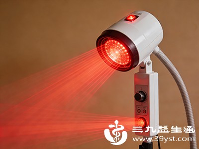 长时间直接照射皮肤，会使皮肤温度急剧升高