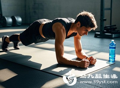 每天一小时可以搭配30分钟有氧+30分钟力量，比如举哑铃、做平板支撑、深蹲等，减重更持久