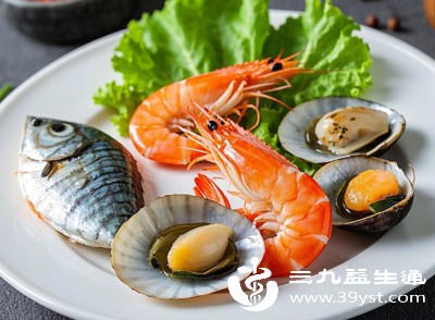 我们喝的瓶装水、自来水,吃的海鲜、肉类、蔬菜,甚至盐、糖等调味品中,都可能有微塑料 我们喝的瓶装水、自来水,吃的海鲜、肉类、蔬菜,甚至盐、糖等调味品中,都可能有微塑料