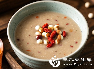 注意观察进食后有无不适，若出现腹胀，需减少每次的进食量，延长间隔时间