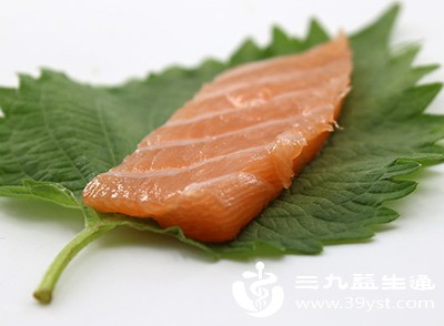 适量食用三文鱼不仅不会发胖，还能保护心血管健康