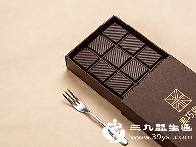 高糖可能引发血糖波动，加重情绪起伏