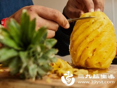 菠萝的含糖量虽然不算极高，但也含有一定量的葡萄糖和果糖
