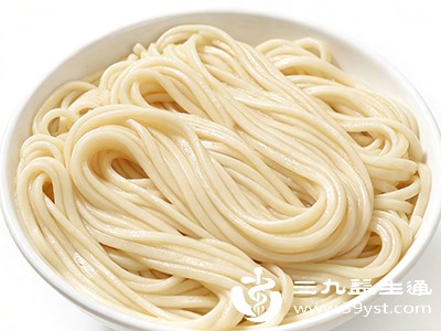 米粉作为碳水化合物的来源，能为身体提供能量，避免减肥期间因碳水摄入不足导致的乏力、头晕等问题