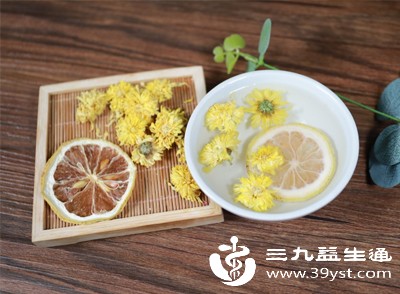 柠檬片可不只是泡水 解锁它的隐藏技能收获健康