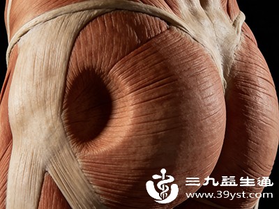 屁臀肌间隙的自然凹陷