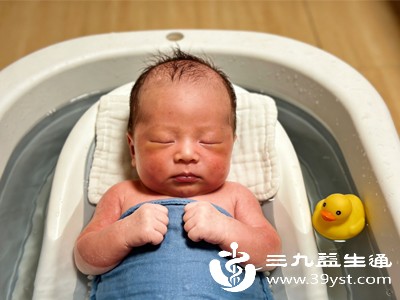 新生儿出生后的环境温度、喂养情况等,会直接影响体重身高的增长速度 新生儿出生后的环境温度、喂养情况等,会直接影响体重身高的增长速度