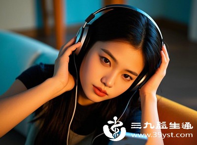 佩戴耳机前，保持耳道干燥清洁，若耳道内有较多耳垢，可先用干净的棉签轻轻清理（避免深入耳道）