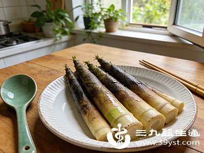 春笋中含有少量草酸,过量食用可能增加结石风险 春笋中含有少量草酸,过量食用可能增加结石风险
