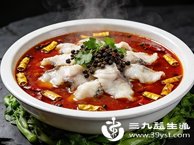 服用期间应避免食用油腻、生冷、辛辣的食物