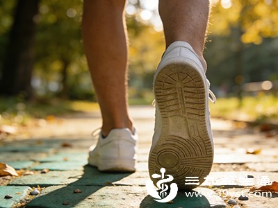 每天进行15-20分钟的温和散步 每天进行15-20分钟的温和散步