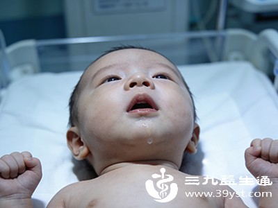 婴幼儿患者可能表现为哭声微弱、眼神呆滞、前囟门隆起 婴幼儿患者可能表现为哭声微弱、眼神呆滞、前囟门隆起