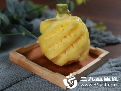 吃菠萝一时爽舌头疼到慌 原来是这俩“捣蛋鬼”在搞事