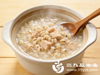 薏仁米鸡肉粥：清淡低卡的早餐