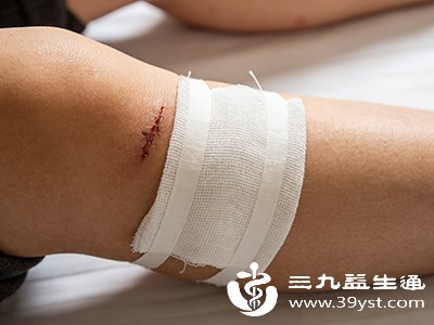 手被割破很深流血不止 3步紧急止血法+后续处理全攻略 赶紧学