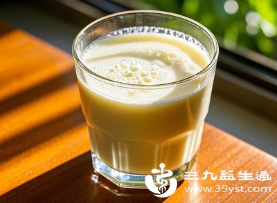 牛奶致痘的秘密被揭开 不同体质适配技巧 爱喝牛奶的痘痘肌必看