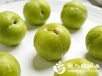 青李子酸甜可口不止开胃 这些功效你未必知道 夏天吃正合适