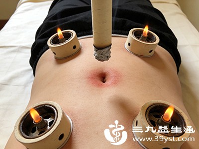 虚寒体质者(表现为怕冷、手脚冰凉、腹泻、舌淡苔白)最适合艾灸肚脐,能有效补充阳气 虚寒体质者(表现为怕冷、手脚冰凉、腹泻、舌淡苔白)最适合艾灸肚脐,能有效补充阳气