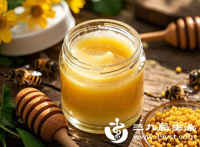 蜂王浆怎么吃才补 空腹vs冲服哪个好 一篇讲清所有细节 普通人低成本滋补攻略请收好