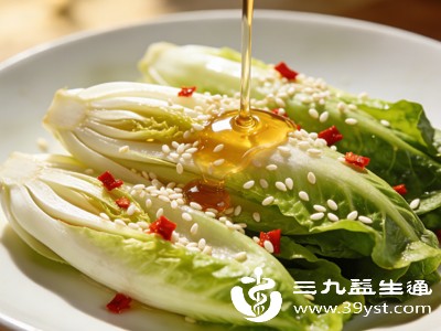 菊苣的食用方式多样，可根据喜好选择：一是凉拌，将菊苣叶焯水后加入少量调料凉拌，保留营养且口感清爽