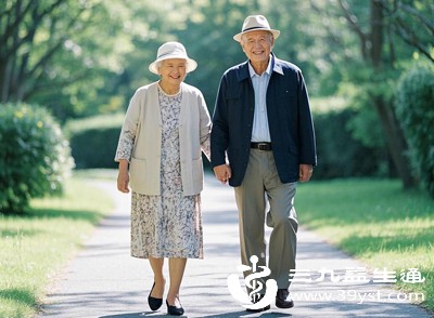 春季适合进行温和的户外活动，比如散步、慢跑、太极拳等，能促进全身血液循环，改善脑部供血，缓解头晕