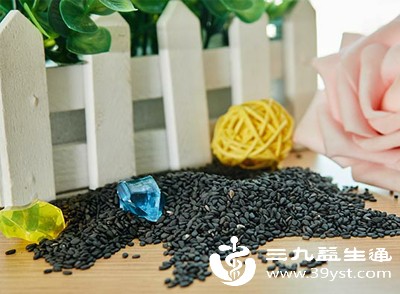 黑芝麻的好处不少 乌发 补钙 润肠 但食用有讲究 禁忌别忽视