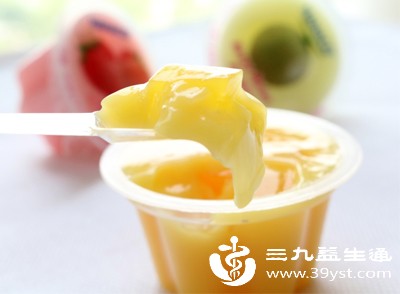 整颗坚果、果冻、硬糖等易导致窒息 整颗坚果、果冻、硬糖等易导致窒息