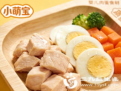 一岁宝宝辅食全攻略：从原则到搭配 科学喂养助成长