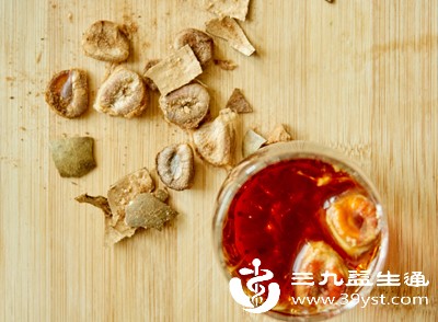 罗汉果性凉,脾胃虚寒者不宜过多饮用,以免加重脾胃虚寒的症状 罗汉果性凉,脾胃虚寒者不宜过多饮用,以免加重脾胃虚寒的症状