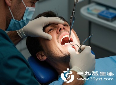 一次性拔2-4颗智齿（多为同侧上下或双侧对称智齿）的优势很明显，只需一次麻醉、一次恢复，减少复诊次数，节省时间和精力，也能避免多次拔牙的恐惧