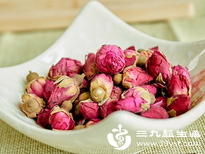 玫瑰花散发的清香具有舒缓神经的作用,能帮助放松身心,缓解紧张、焦虑等不良情绪 玫瑰花散发的清香具有舒缓神经的作用,能帮助放松身心,缓解紧张、焦虑等不良情绪