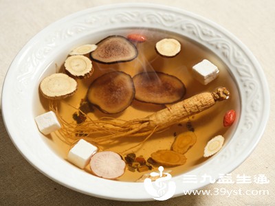 附子汤能驱散寒湿、通络止痛，温和缓解关节及腹部的寒凉性疼痛，减轻不适感，同时帮助排出体内湿气，减少疼痛复发的可能