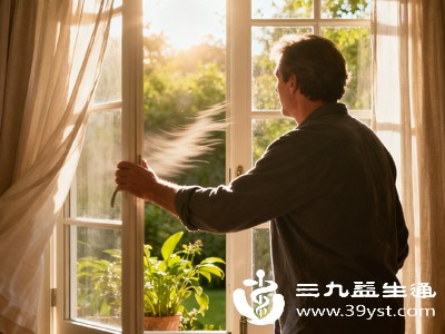 保持室内通风，每天开窗通风2次，每次30分钟，保持空气流通，减少霉菌和尘螨滋生