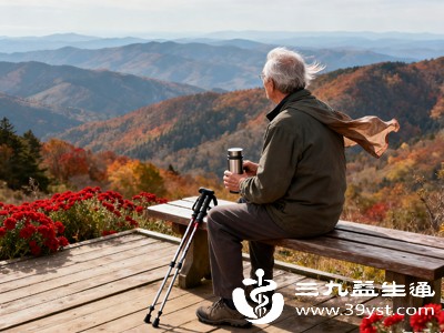 惊蛰踏青以“轻松舒缓”为原则，避免长时间徒步、爬山等高强度活动，以免耗损阳气、过度劳累