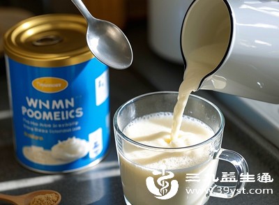 正确换奶粉的方法 混合过渡 按顿替换 分阶段做好转换